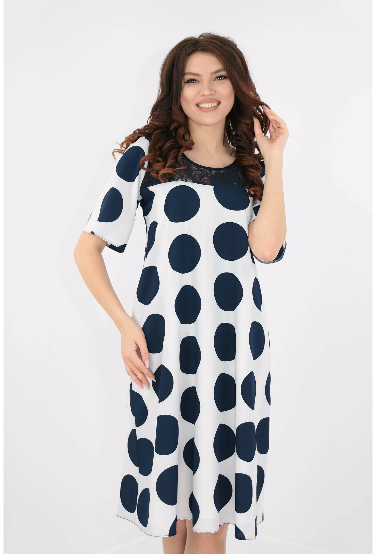 Rochie lejera alba cu buline maxi bleumarin si dantela bleumarin