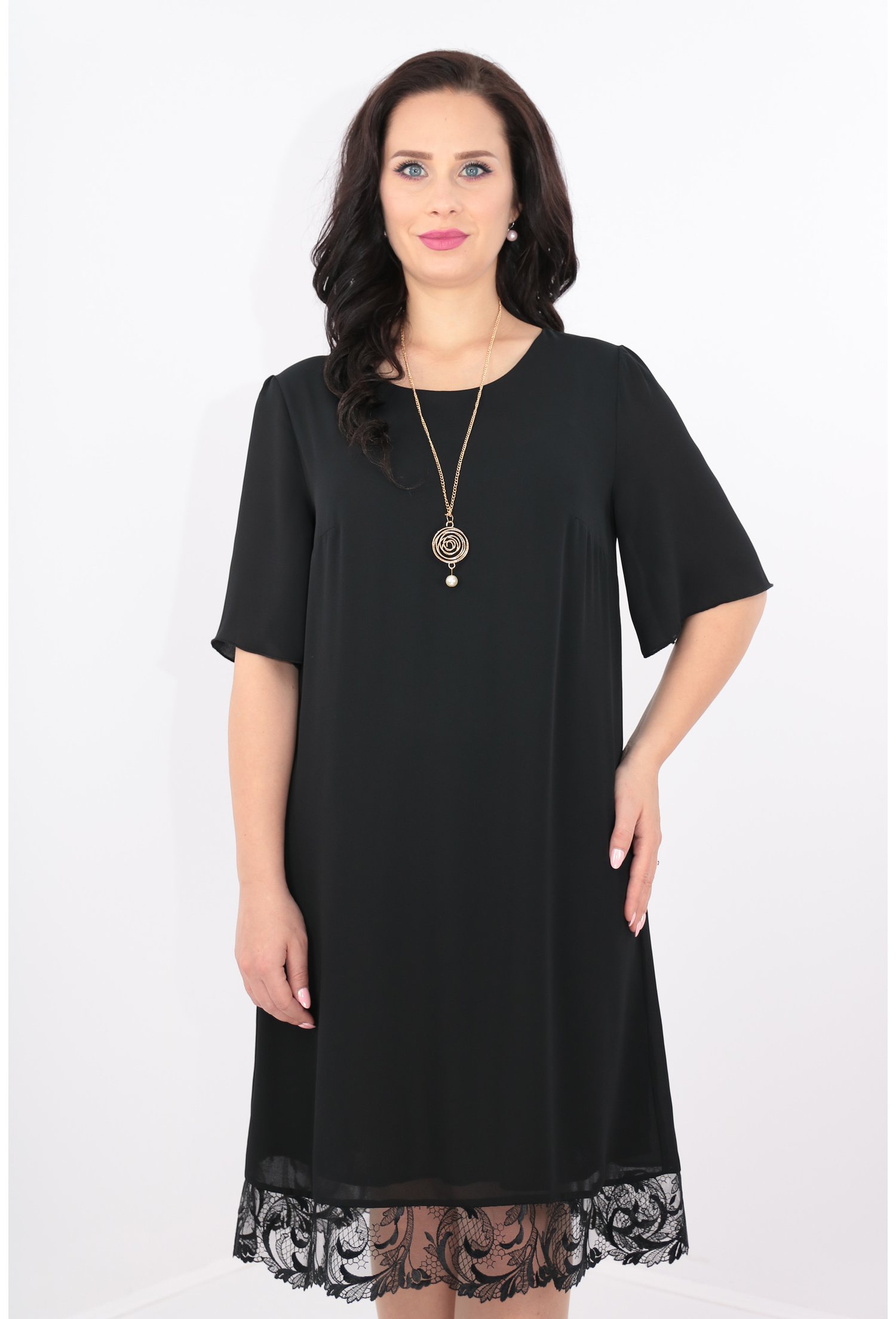 Rochie neagra cu colier