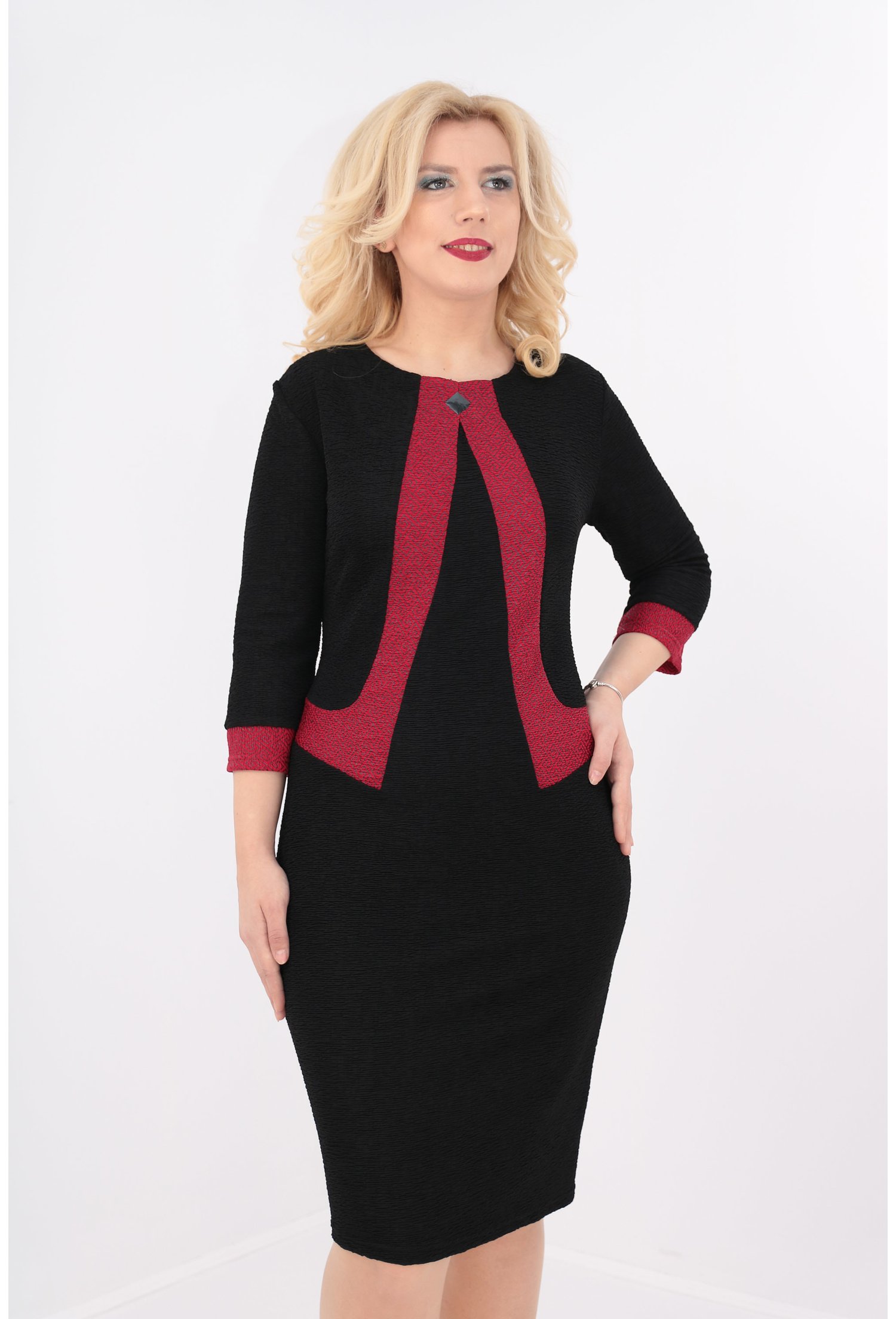 Rochie neagra cu garnitura rosie