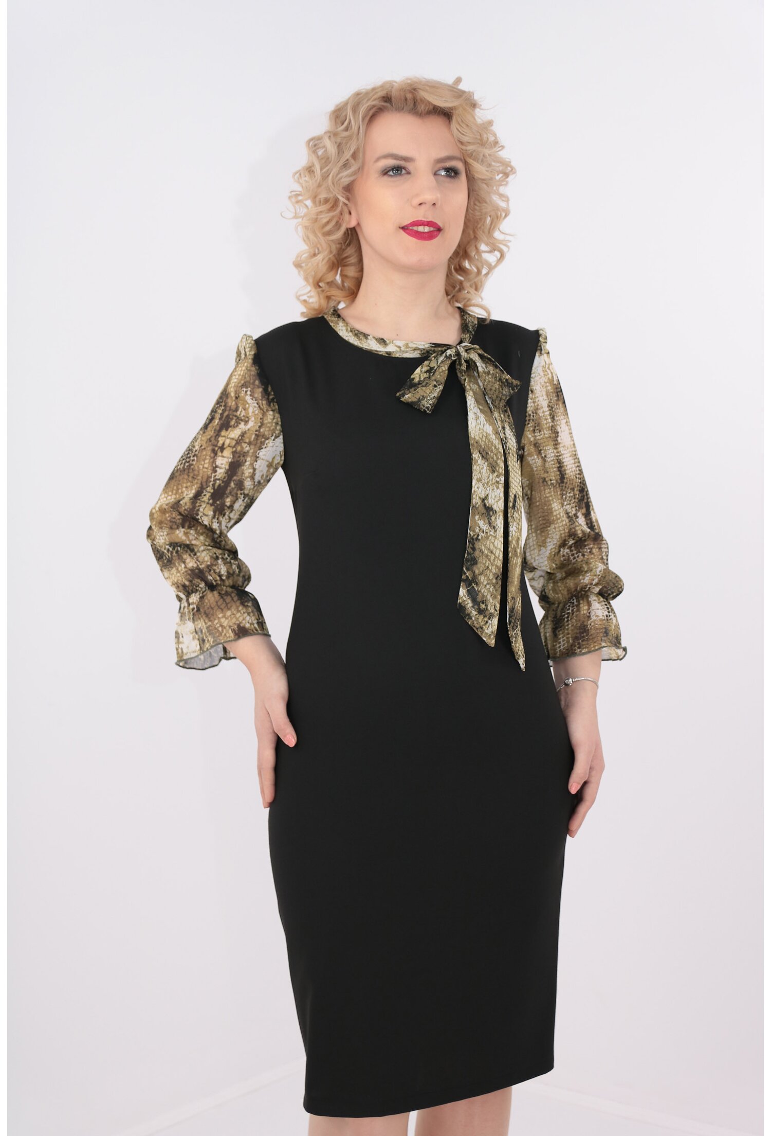 Rochie neagra cu maneci si esarfa din voal cu print olive