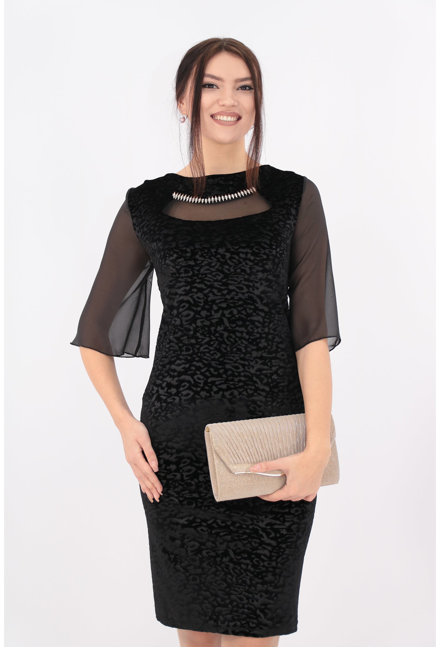 Rochie neagra din catifea cu maneci din voal
