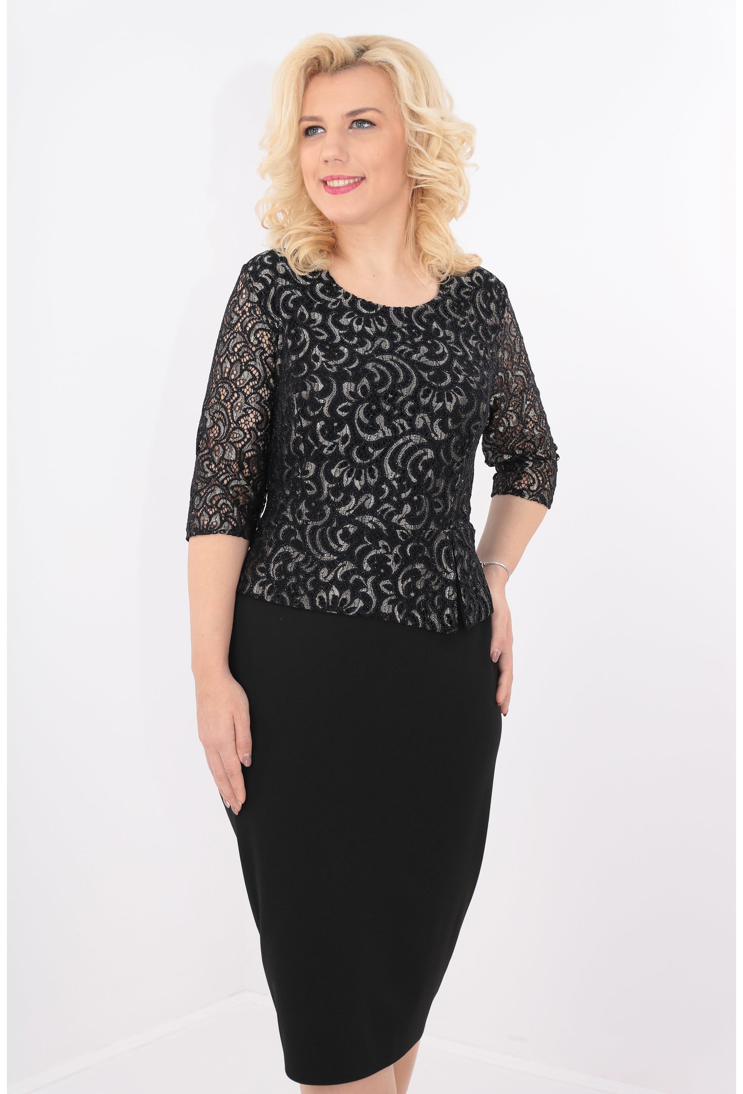 Rochie neagra eleganta cu dantela si peplum