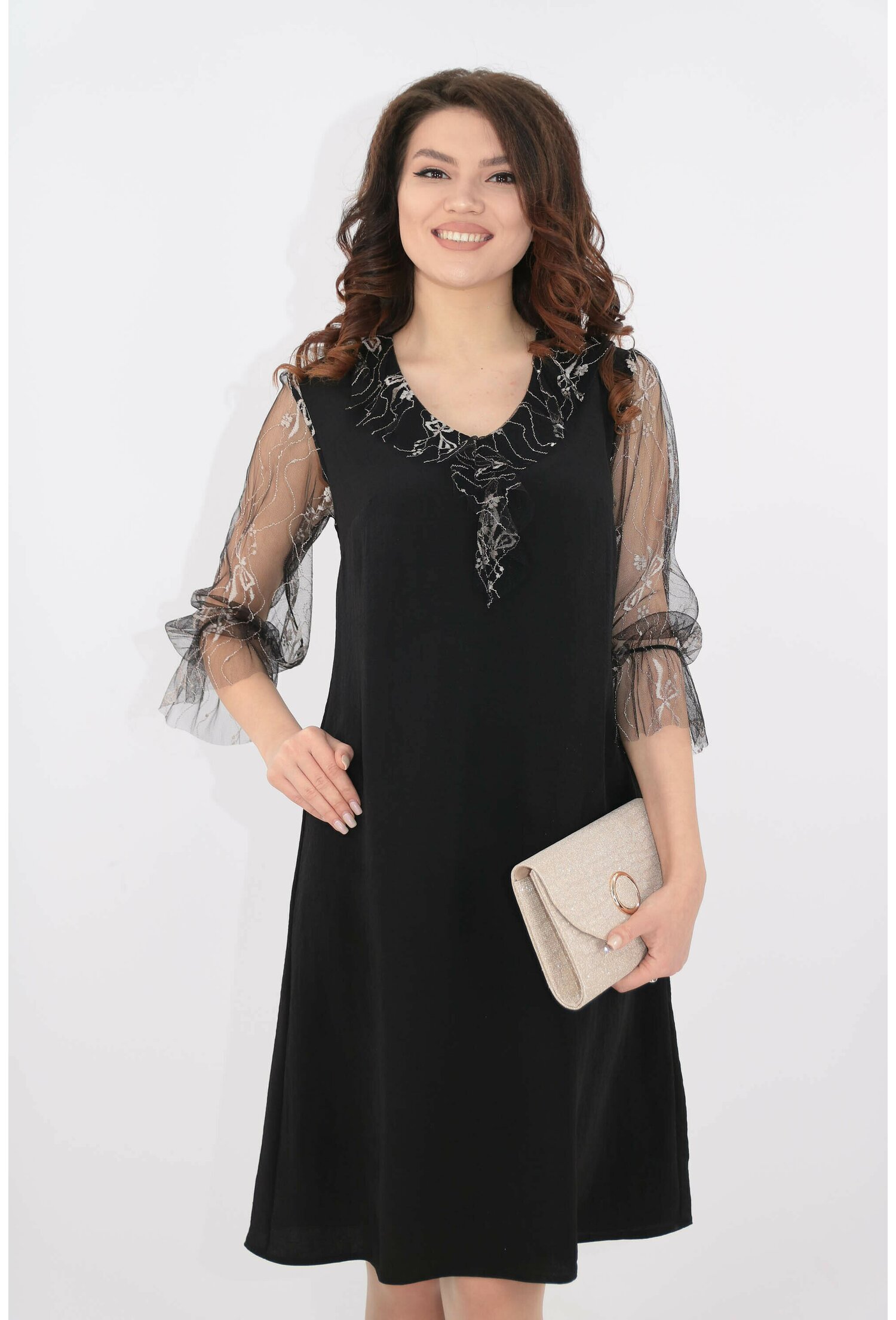 Rochie neagra lejera cu volane din dantela fina