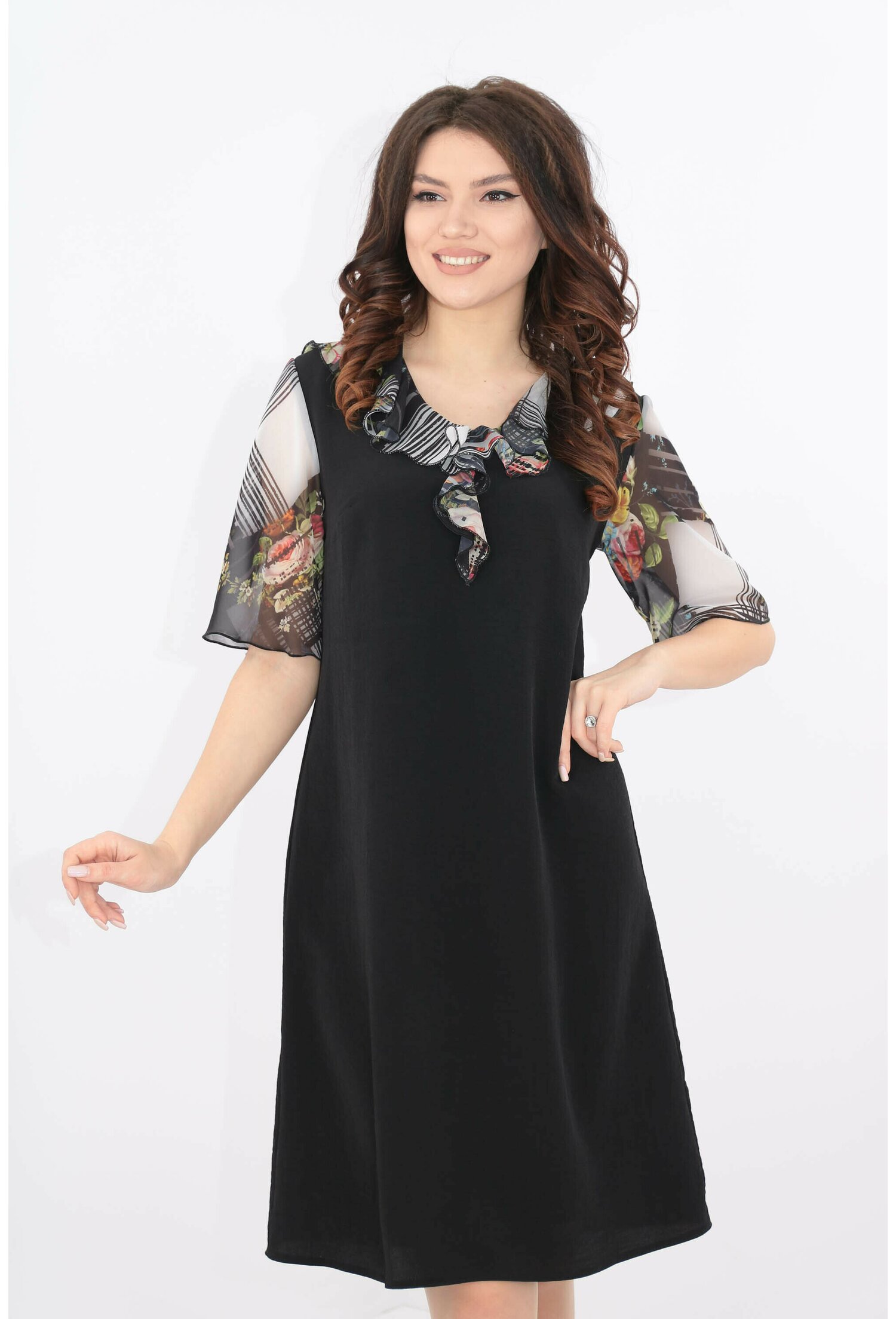 Rochie neagra lejera cu volane si voal imprimat