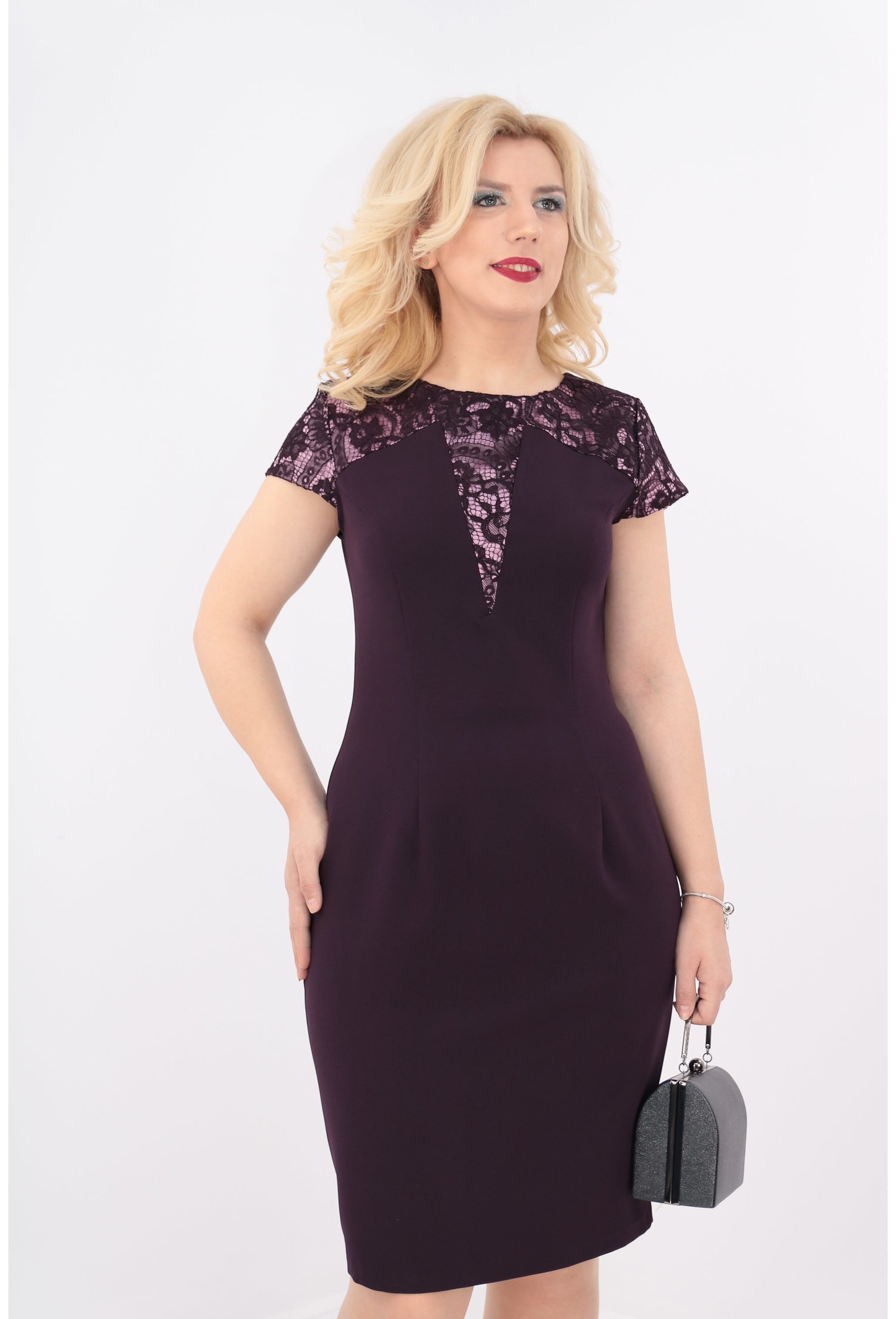 Rochie violet cambrata cu dantela